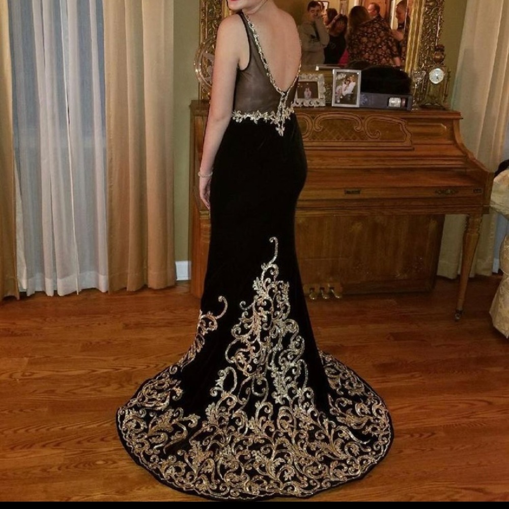 Beautiful prom dress Tiffany Designs